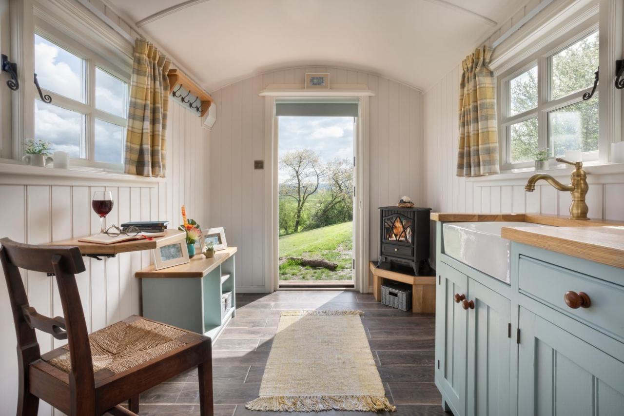 The Heron Shepherds Hut At Lyth Valley Brigsteer 外观 照片